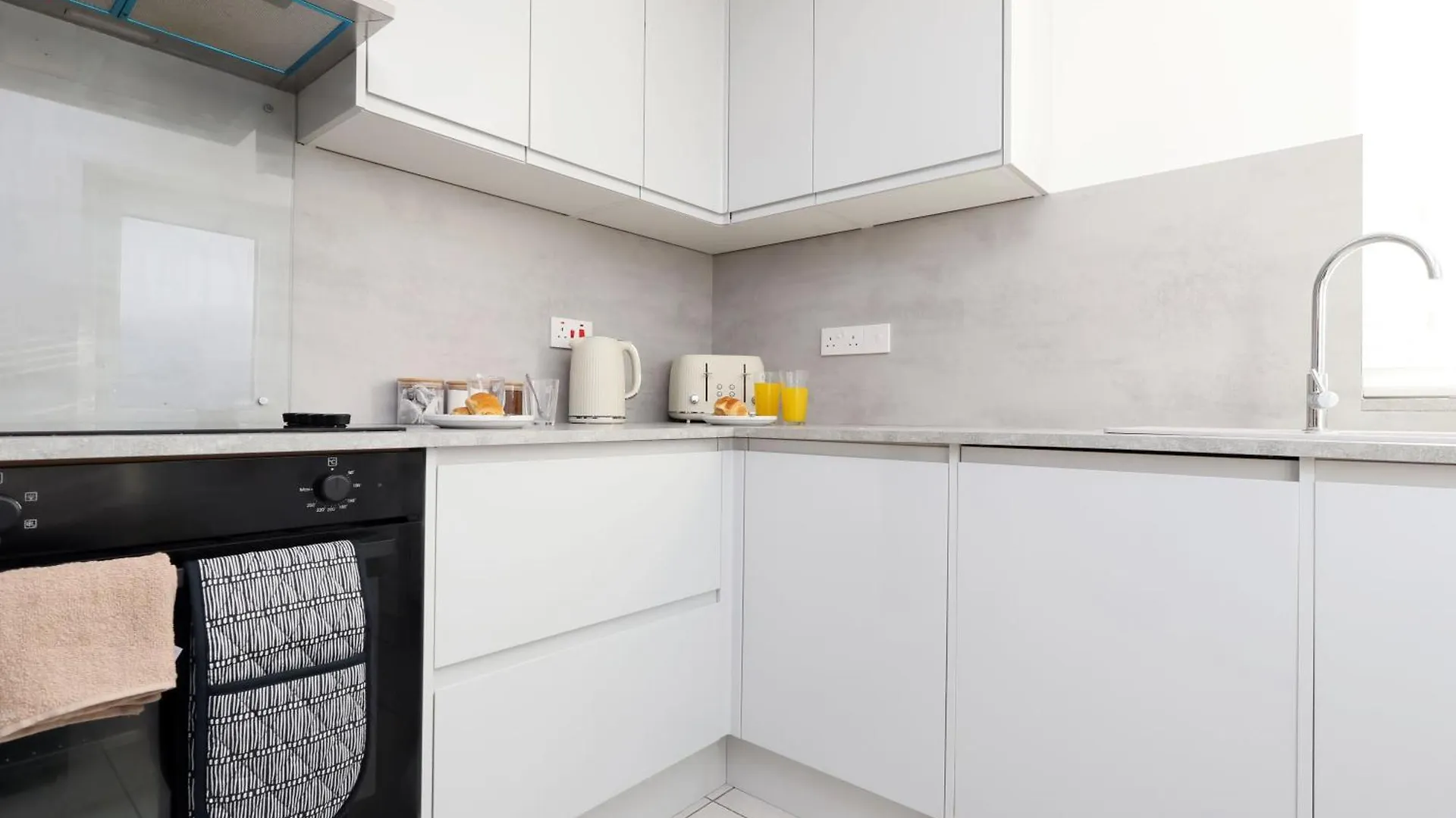 The Central Stay - 5 Minute Walk To Cardiff Centre, Up To 6 People Reino Unido