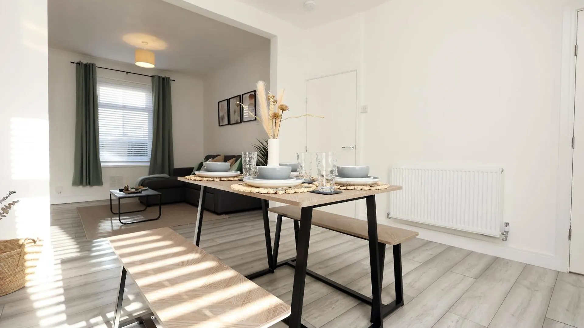 The Central Stay - 5 Minute Walk To Cardiff Centre, Up To 6 People 0*,  Reino Unido