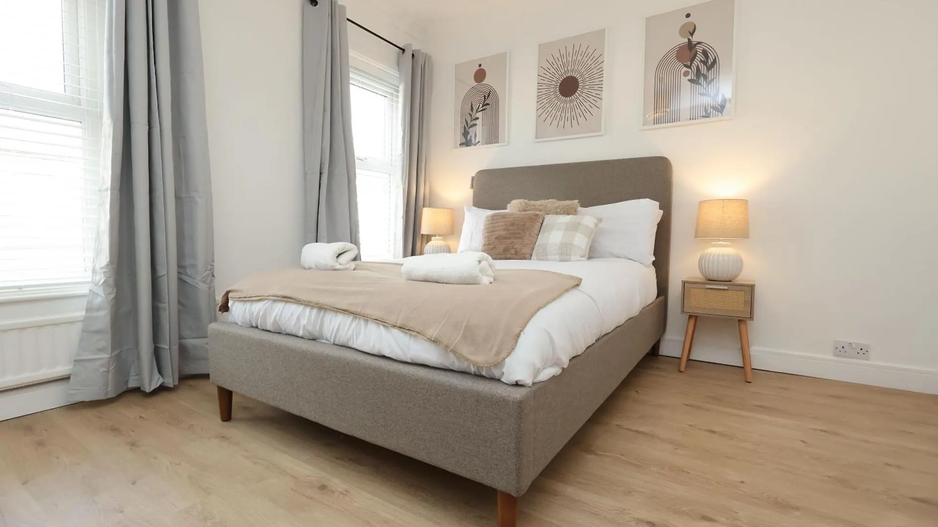 Contactos de The Central Stay - 5 Minute Walk To Cardiff Centre, Up To 6 People
